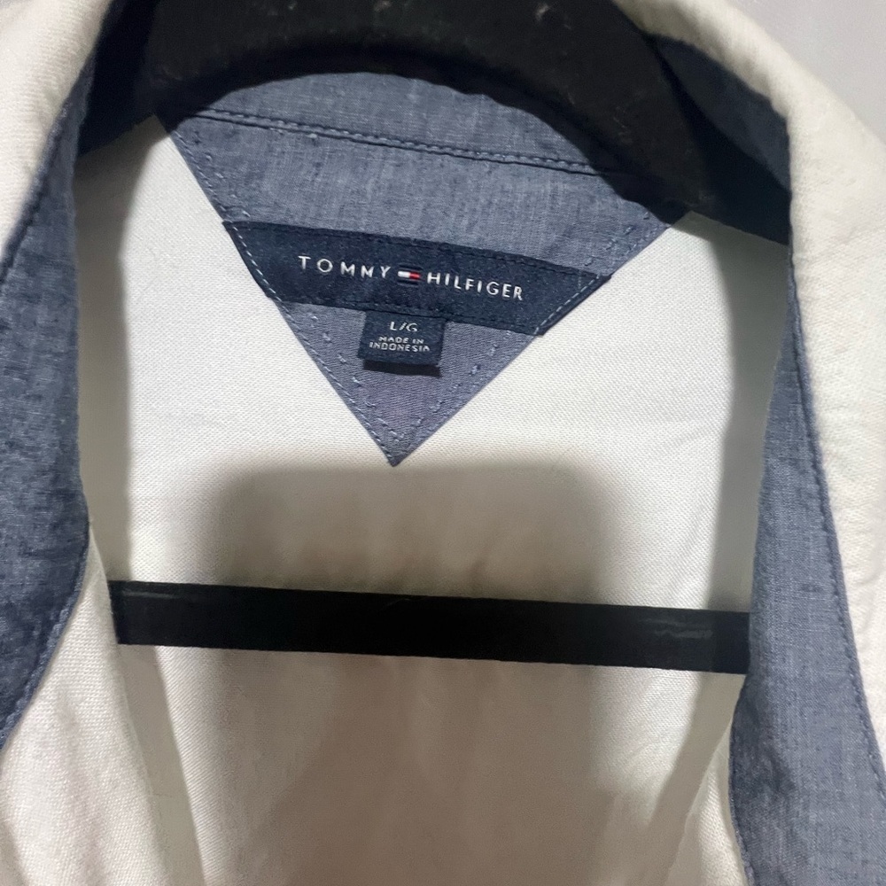 Tommy Hilfiger White Button-Down Shirt with Navy Accents Size Large - Picture 8 of 12